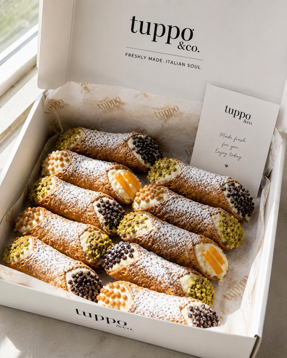 Tuppo & Co cannoli box with pistachio, chocolate and candied orange